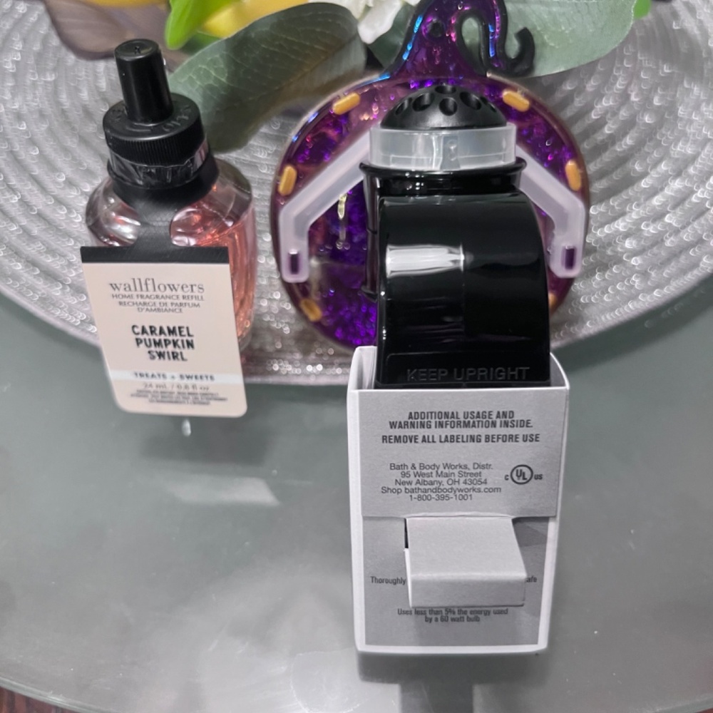 ***SALE***Bath & Body Works Pumpkin Wallflower Lightup Plug & Bulb NWT FIRM - Picture 5 of 5